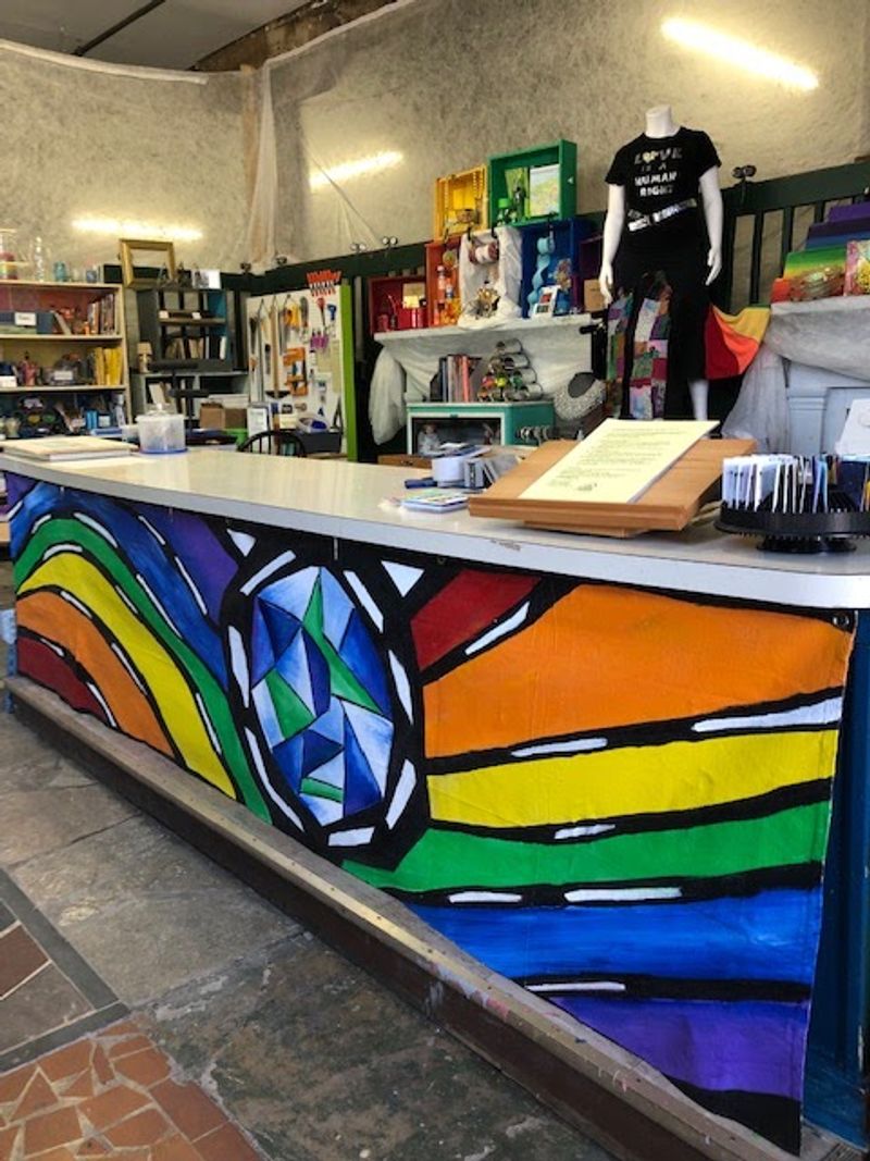 This Kentucky Shop Sells Rescued Craft Supplies And Lets You Set Your Own Price - Decor Hint What Is This Center