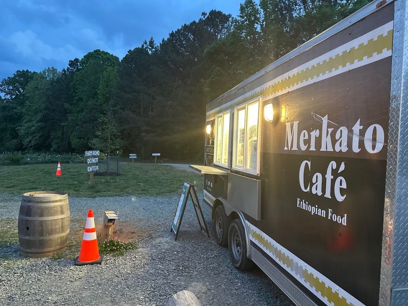 This North Carolina Food Truck Serves Ethiopian Food So Good, Fans Treat Its Location Like A Secret - Decor Hint Track The Truck Before The Best Lunch Plan Moves Again