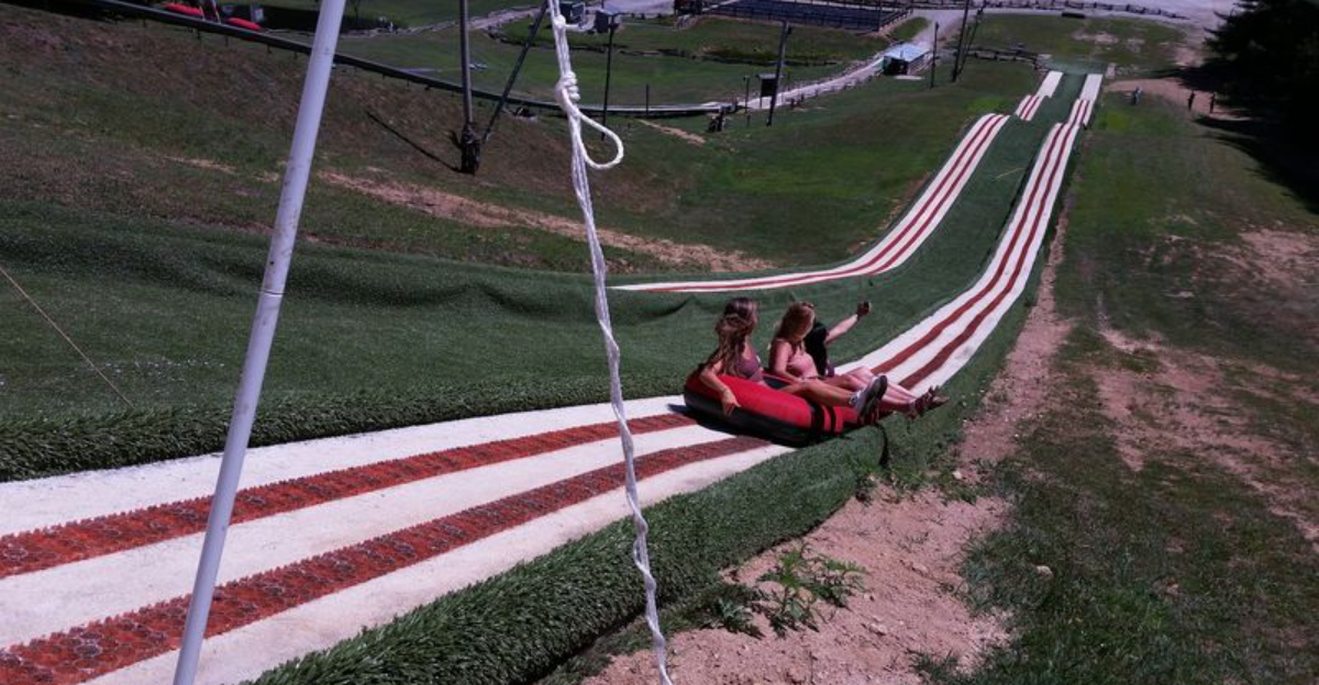 This North Carolina Mountain Tubing Hill Sends Riders Flying Downhill In The Middle Of Summer - Decor Hint