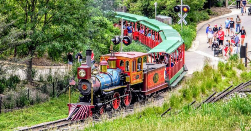 This Open-Air Nebraska Steam Train Ride Winds Past Wildlife Before The Crowds Catch On
