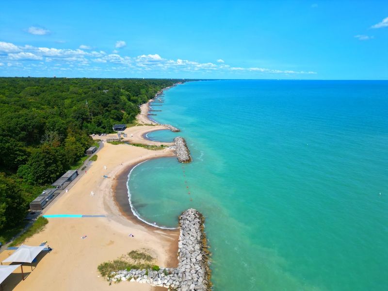 This Peaceful Illinois Beach Is Perfect For Relaxing Day Trips - Decor Hint A Lakefront Setting That Feels Like A Real Escape
