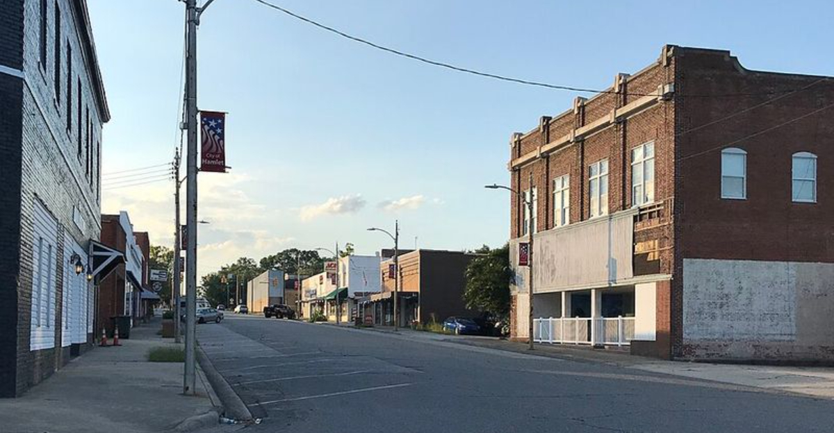 This Peaceful North Carolina Town Keeps Median Rent Shockingly Close To 640 A Month - Decor Hint