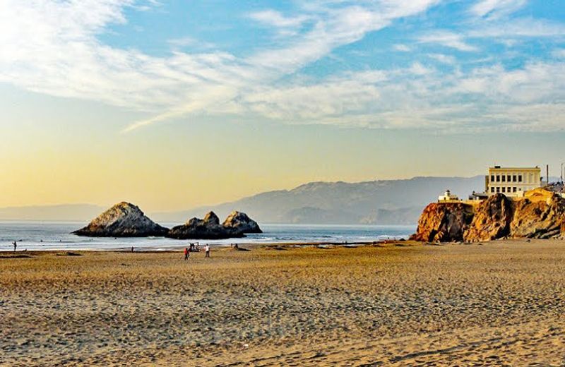 This San Francisco, California Beach Reveals A 19th-Century Clipper Shipwreck At Extremely Low Tide - Decor Hint Most Visitors Walk Right Over The Wreck