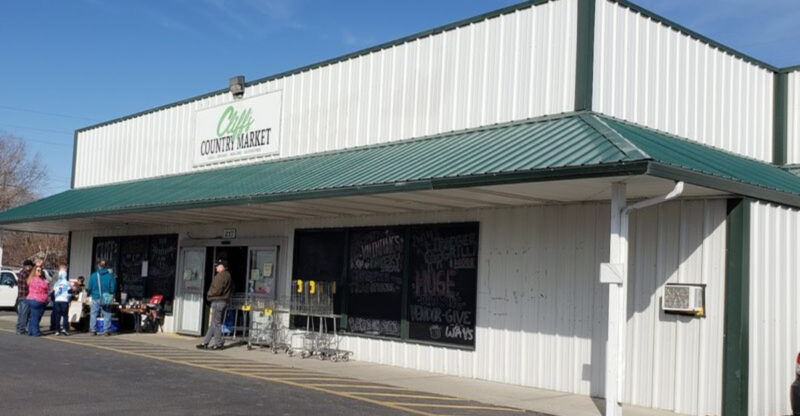 This Small Idaho Market Hides A $6.99 Deli Counter Where Sandwiches Are Cheap, Fresh, And Weekend-Worthy