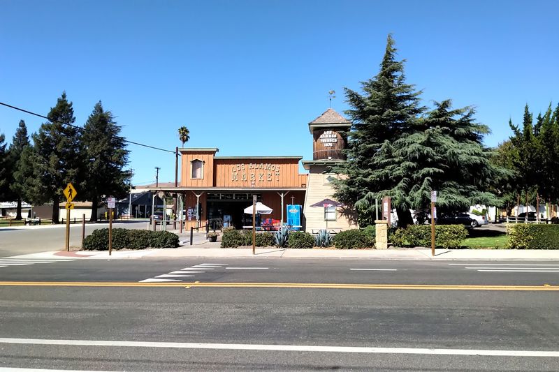 Bell Street Turns A Short Walk Into A Full Food Crawl