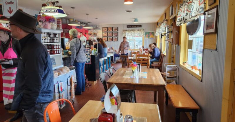 This Tiny Nebraska Town Has Just One Restaurant And Its Homemade Burgers Are So Worth The Drive