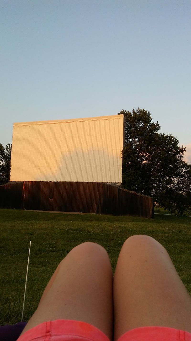 The Oldest Drive-In In Kentucky Opened In 1952 And Still Sells Out On Weekends - Decor Hint Why People Keep Coming Back Year After Year