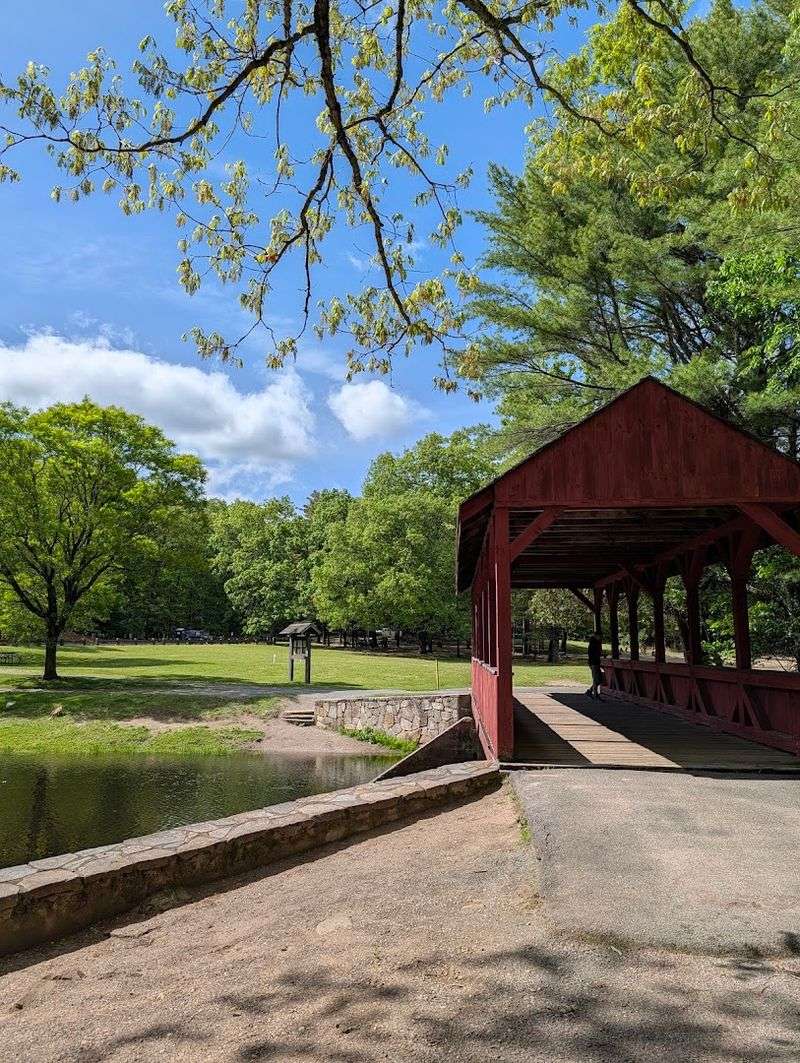 These 10 Beginner-Friendly Hiking Trails In Connecticut Are Worth Discovering This Year - Decor Hint Stratton Brook State Park Trail, Simsbury