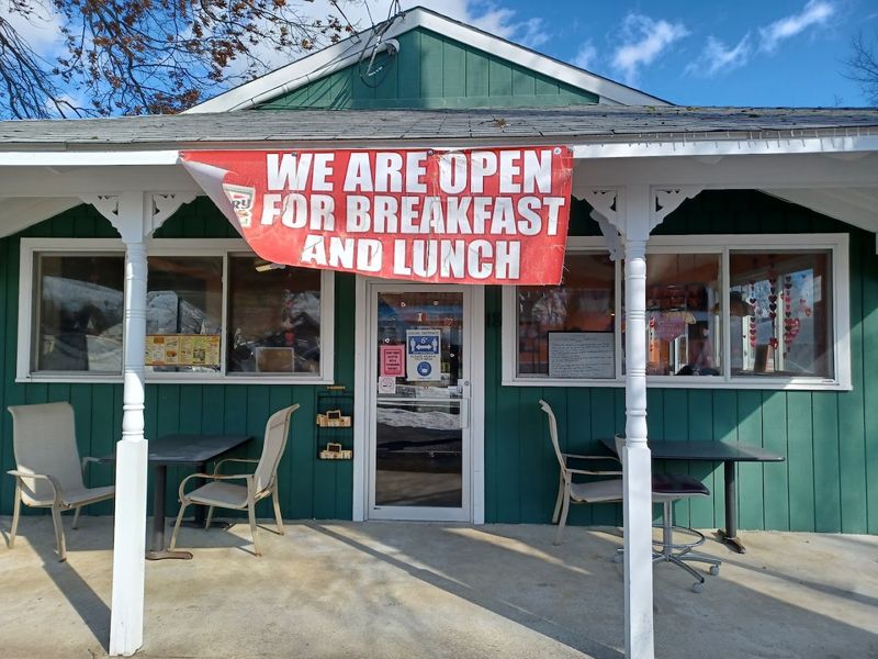 The Devon Neighborhood Location Feels Like A Local Find