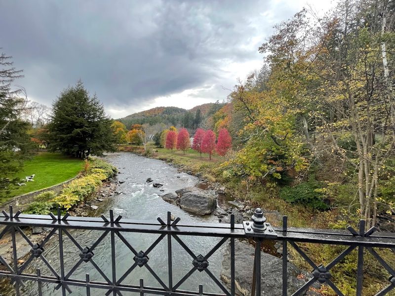 This Charming Vermont Town Is Best Explored On A Lazy Weekend Drive - Decor Hint The Architecture Tells Its Own Story