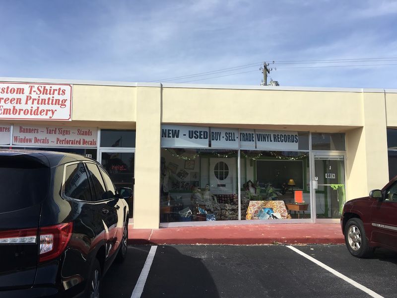 Savvy Vinyl Records