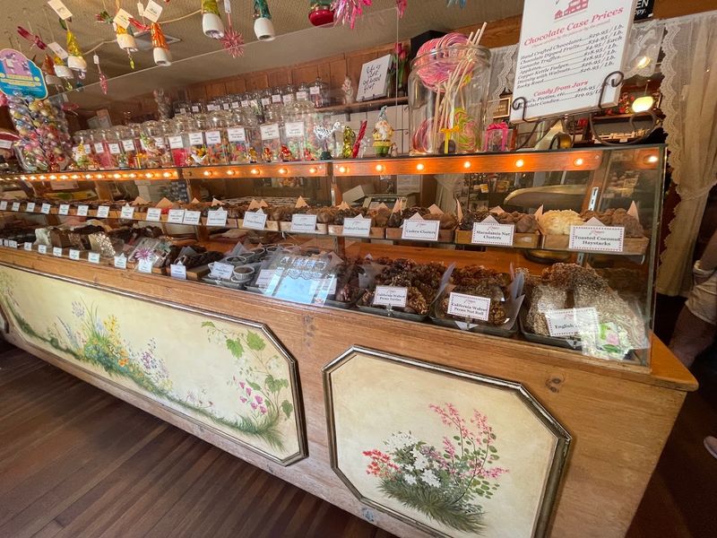 Taste The Fruit And Old-World Christmas Spices