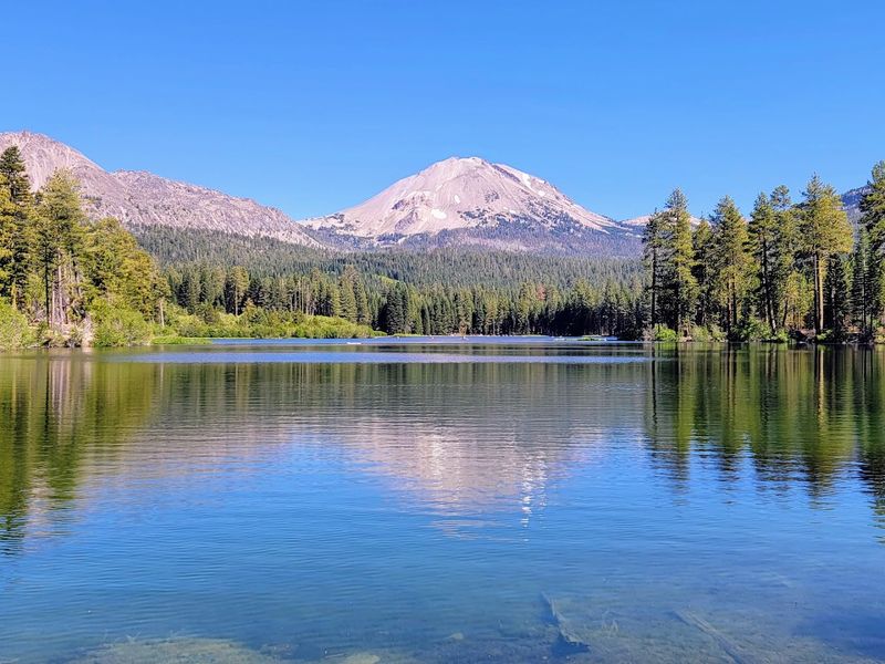 11 California Nature Escapes Where Wildflowers, Birds, And Green Summer Scenery Come Together - Decor Hint Lassen Volcanic National Park, Mineral