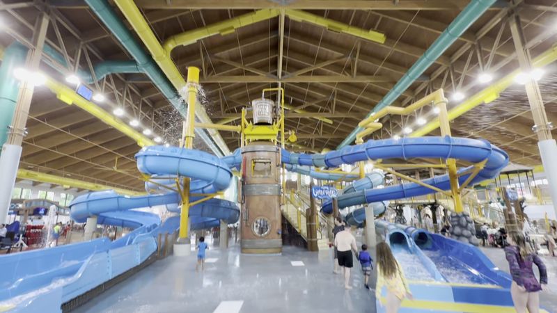 Turn A Connecticut Family Trip Into A Weekend Of Water Slides And Adventure - Decor Hint Indoor Waterpark Fun Year-Round