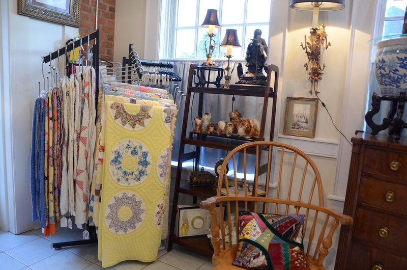 These 10 Kentucky Shops Are Full Of Vintage And Secondhand Fabric Finds - Decor Hint Owensboro Antiques & More