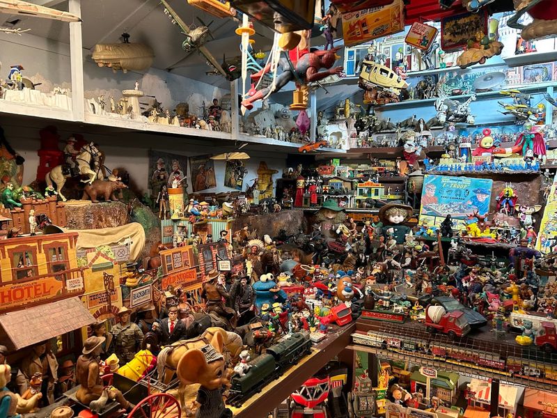 Apple Valley Hillbilly Garden And Toyland