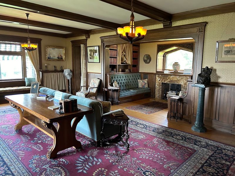 Inside The Arts And Crafts Mansion