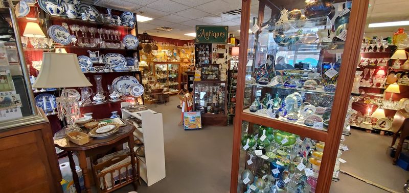 10 Massive Secondhand Shops In Nebraska That Make Treasure Hunting Worth The Trip - Decor Hint Burlington Antique Mall, Lincoln