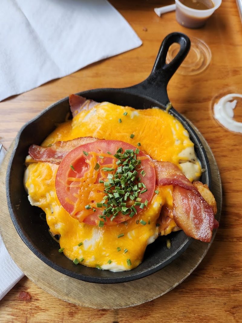 9 Kentucky Spots Serving Hot Browns So Good Even Louisville Purists Approve - Decor Hint Hall's On The River