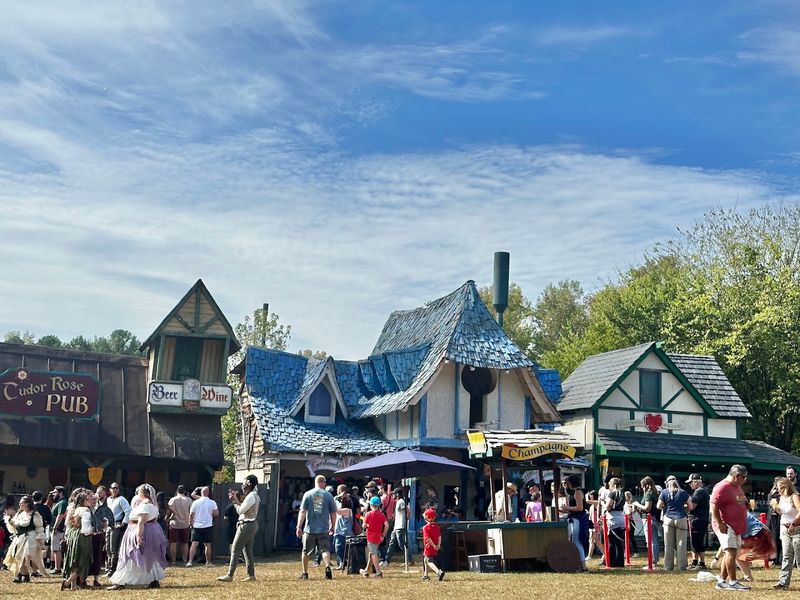 This North Carolina Renaissance Festival Has Towering Castles, Live Jousting And An Entire Fairytale Village - Decor Hint Feast On Giant Turkey Legs And Other Festival Favorites
