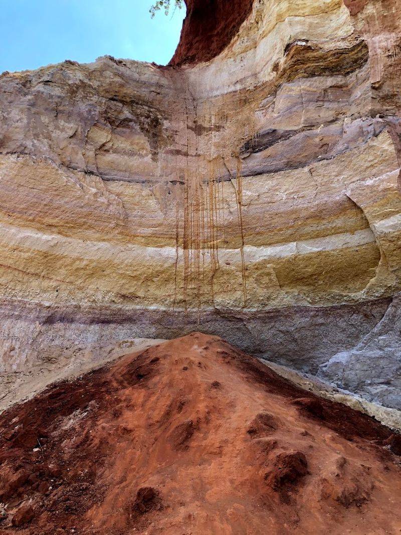 This Georgia Canyon Trail Feels Like A Desert Adventure In The Deep South - Decor Hint Colors That Look Painted On