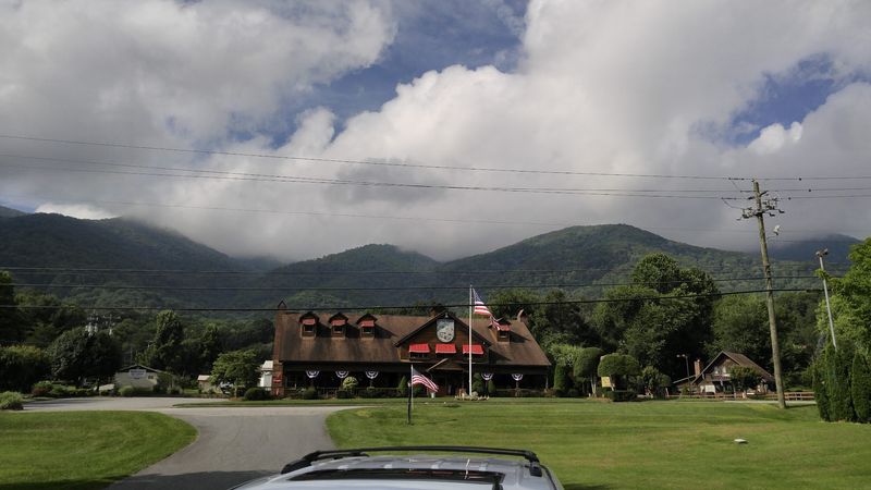 12 North Carolina Mountain Towns That Stay Cooler Than The Rest Of The State - Decor Hint Maggie Valley