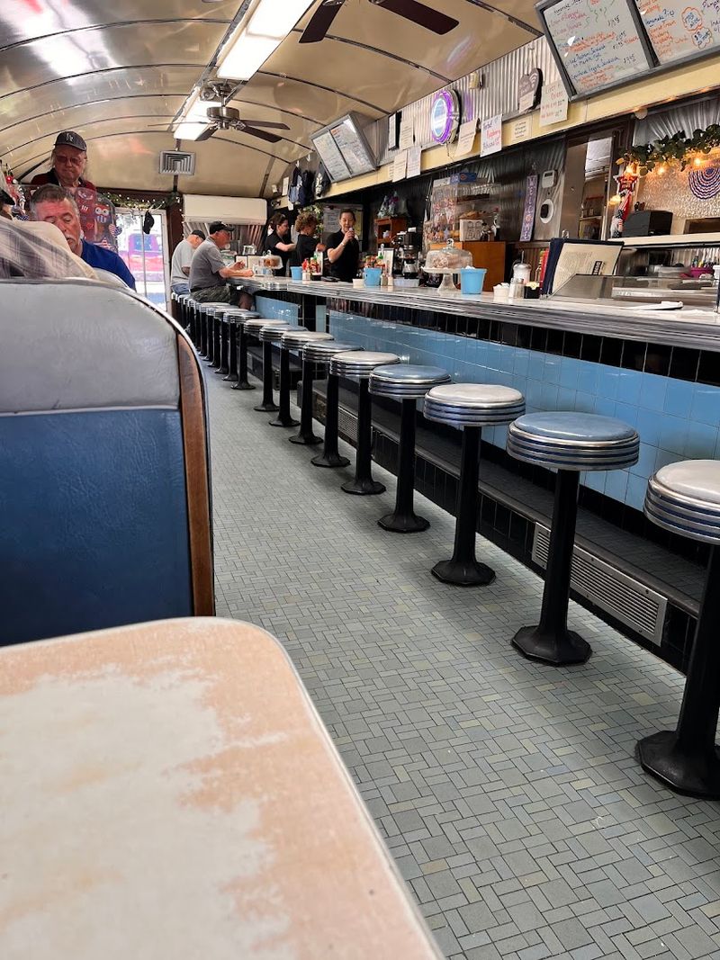 These 9 Vermont Restaurants Serve Unforgettable Food Behind Their Simple Looks - Decor Hint Blue Benn Diner, Bennington