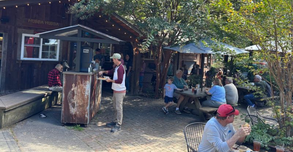 We Found A Flat Rock Smokehouse Where The Brisket Is Worth A North Carolina Road Trip - Decor Hint