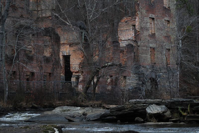 An Eerie Ghost Town Is Lurking In Georgia And It's Straight Out Of A Nightmare - Decor Hint The Eerie Folklore That Follows This Place