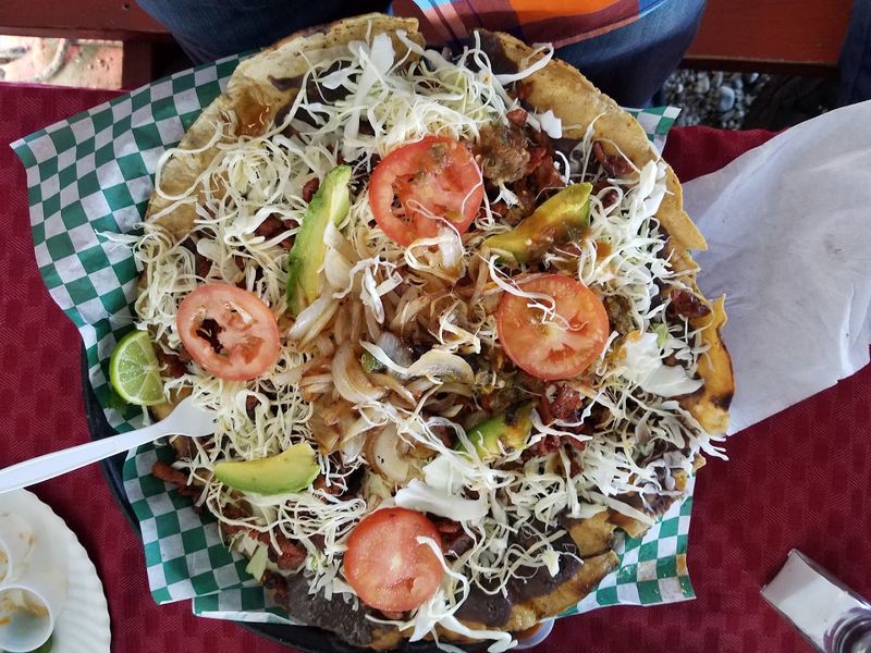This Washington Flea Market Will Make You Never Want To Go Home - Decor Hint The Food That Keeps You There Longer