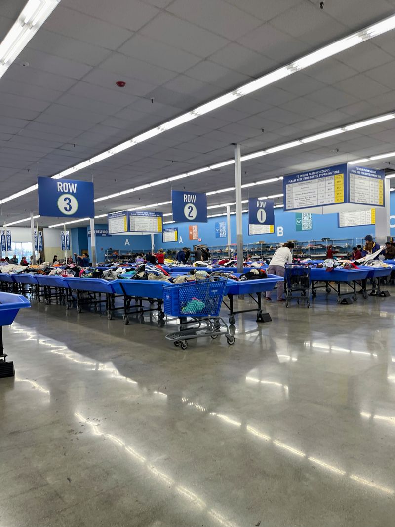 The Enormous Thrift Store In Kentucky Where You Can Stuff Your Trunk For $40 - Decor Hint Tips For First-Time Shoppers