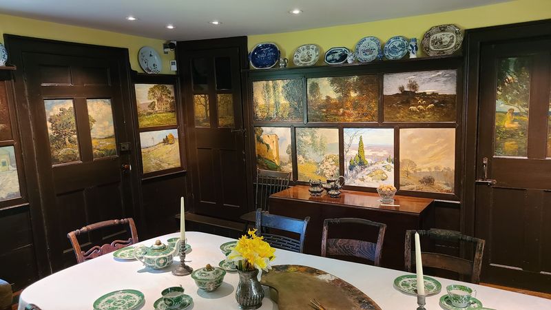 This Historic Connecticut Museum Feels Like Stepping Into A Living Painting - Decor Hint The Painted Panels That Turn Walls Into Masterpieces