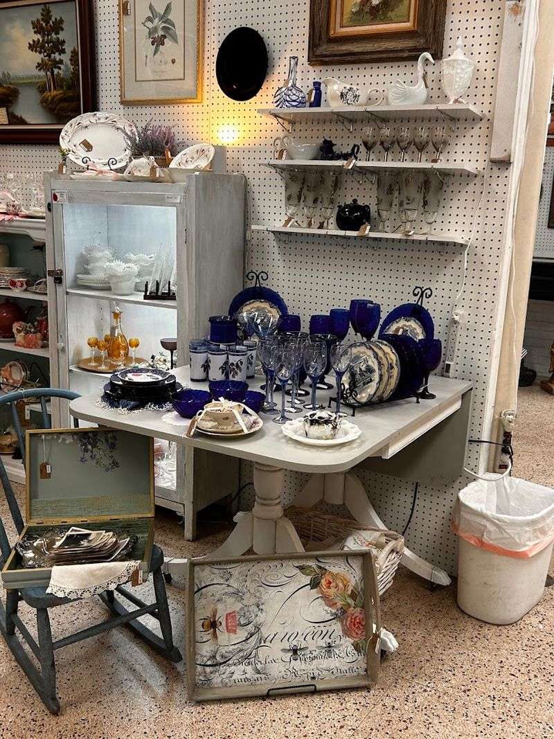 A New Mexico Antique Shop That Will Be The 2026 Destination Everyone Remembers - Decor Hint Planning Your Visit And Making The Most Of It