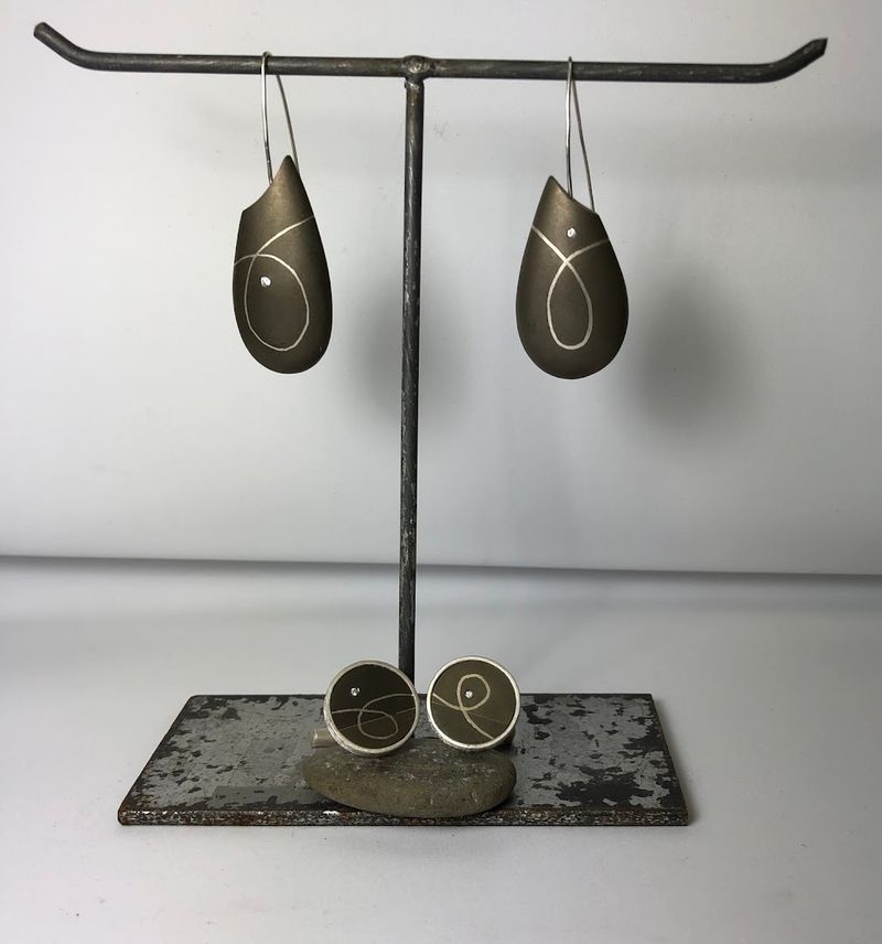 This Connecticut Jewelry Workshop Lets You Design A One Of A Kind Piece To Keep - Decor Hint Perfect For Gifts, Bucket List Moments, And Personal Milestones