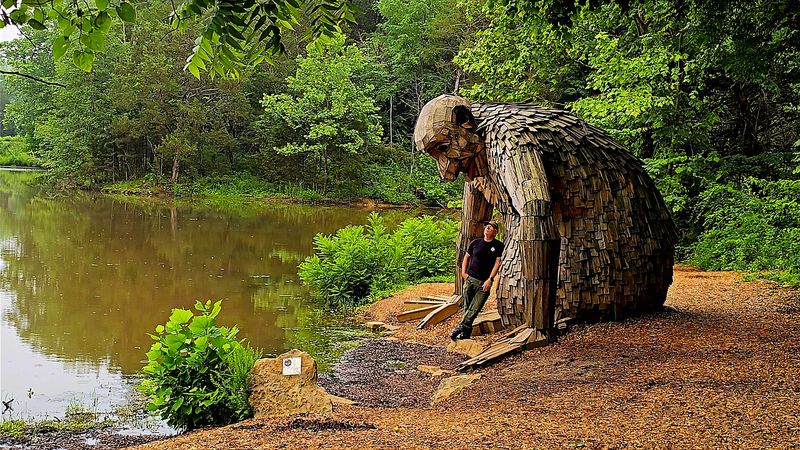 This Kentucky Trail Leads Families Past Sleeping Giants, And Kids Follow Their Footprints To Find Them - Decor Hint Making The Most Of Your Visit As A Family