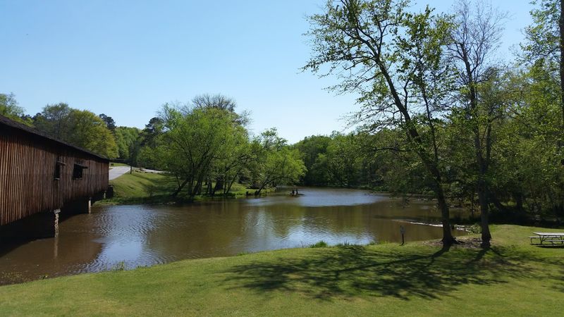 Picnicking With A View That Earns Its Own Postcard