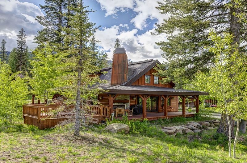 Accommodations That Match The Setting
