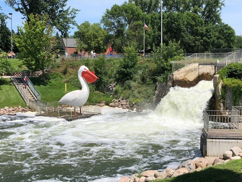 Giant Pelican Sculpture, Pelican Rapids