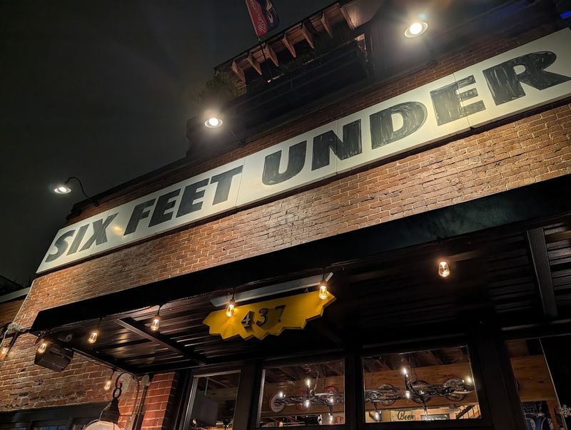 13 Incredible Atlanta Restaurants In Georgia You'll Find In The Most Unusual Places - Decor Hint Six Feet Under Pub & Fish House, Atlanta