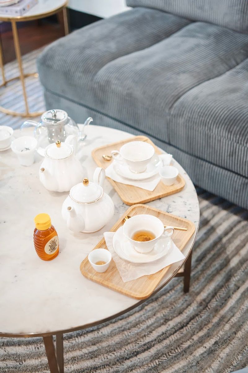 Tableside Steeping Makes Each Pot Feel Thoughtfully Prepared