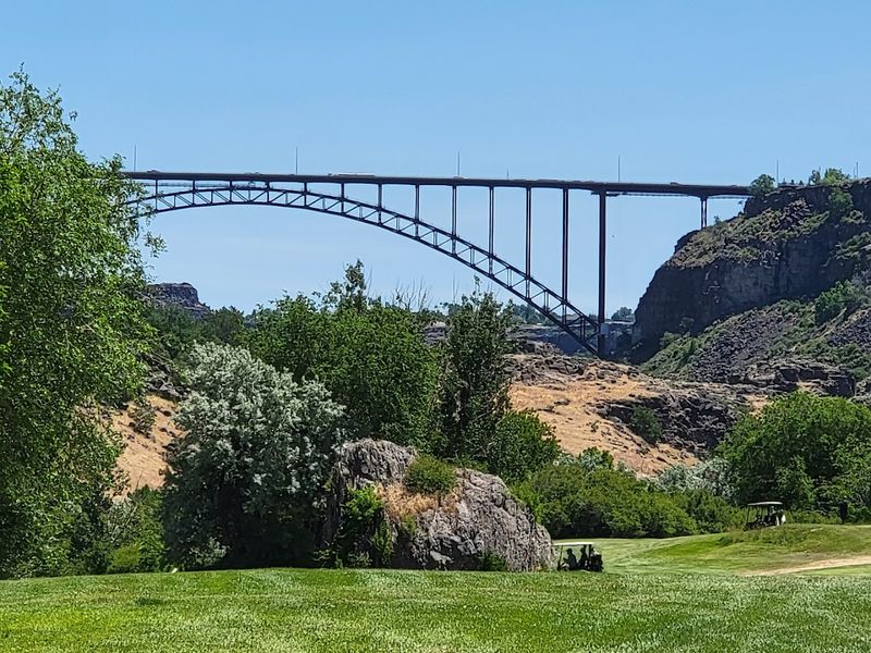 Perrine Bridge Backdrops Make The Course Hard To Forget