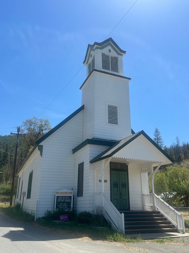 These California Towns Keep Their Portuguese Heritage Alive Through Food, Festivals, And Tradition - Decor Hint Fort Jones, A Small Town With Early Portuguese Mining Roots