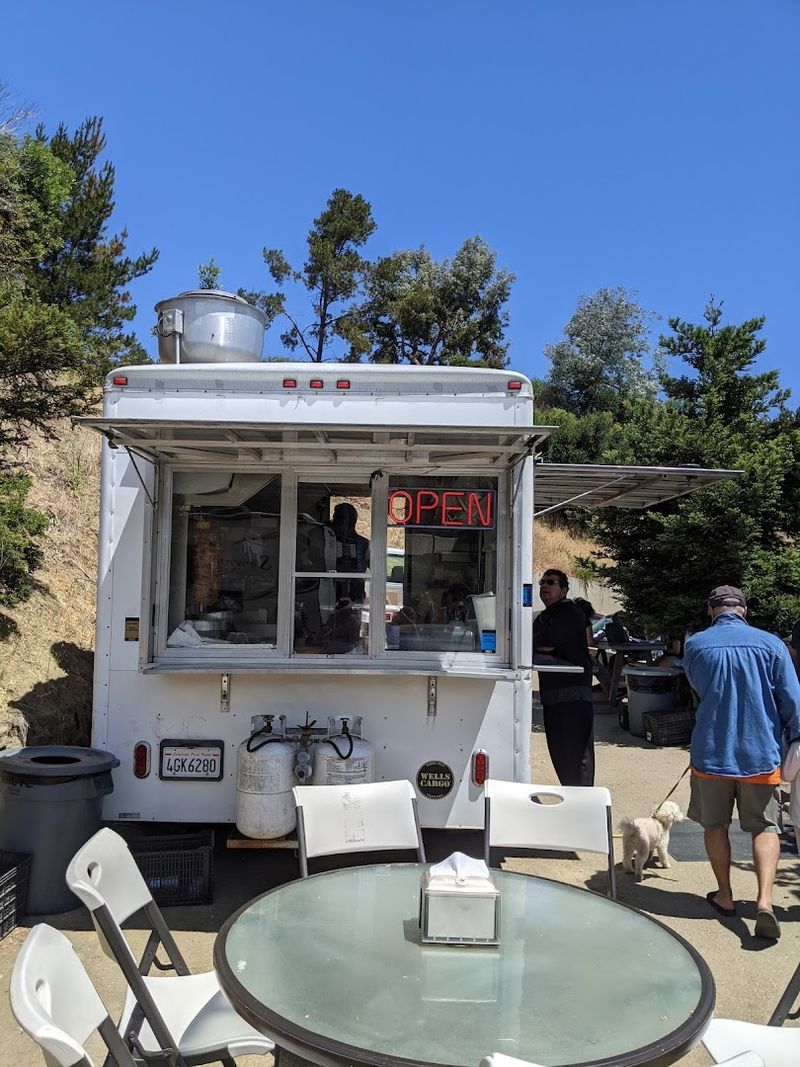 Boni's Tacos, Cambria