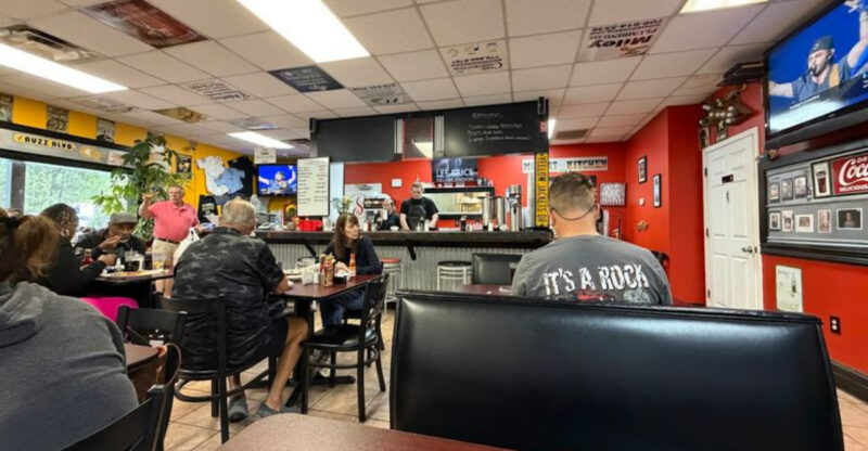 Locals Keep Coming Back To This Georgia Restaurant For One Simple Reason