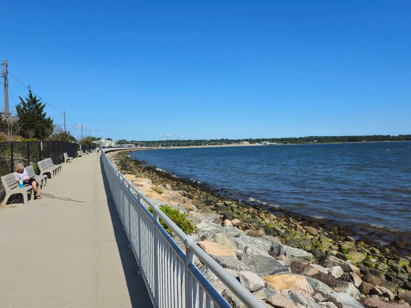 10 Connecticut Boardwalks, Piers, And Waterfront Walks Made For A Scenic Day Out - Decor Hint Niantic Bay Boardwalk, Niantic