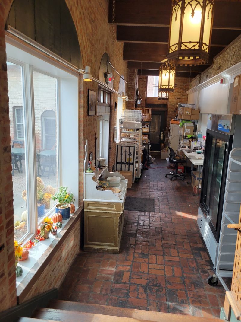10 Illinois Bakeries That Make Summer Road Trips Even Sweeter - Decor Hint Incredibly Delicious, Springfield