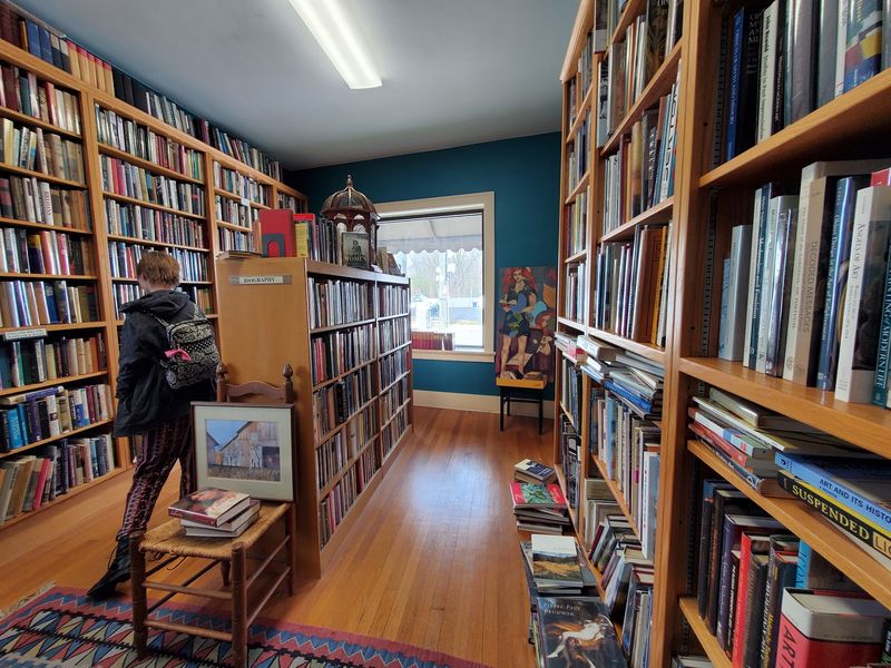 Black Swan Books