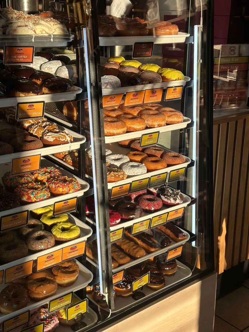 10 Legendary Donut Shops In Arizona That Are Truly Worth The Detour - Decor Hint Sedonuts Donut And Coffee Shop