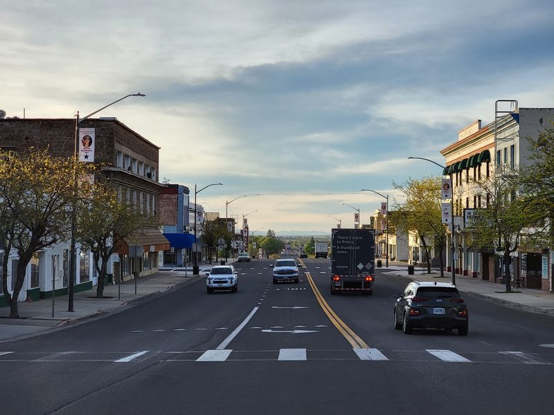 10 Northern California Cities Where Retiring On $1,200 A Month Can Still Feel Within Reach - Decor Hint Susanville, California