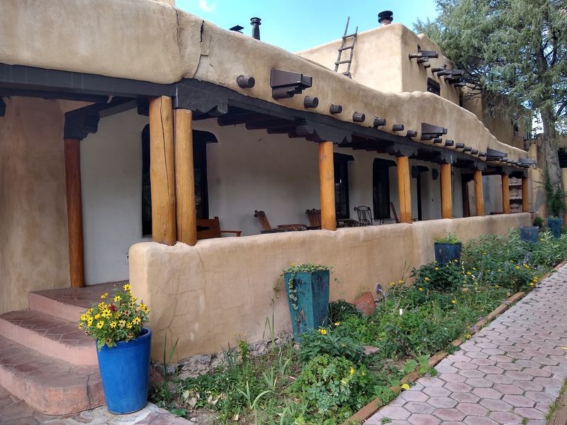 10 Scenic Small Towns Along New Mexico's Famous Enchanted Circle - Decor Hint Taos